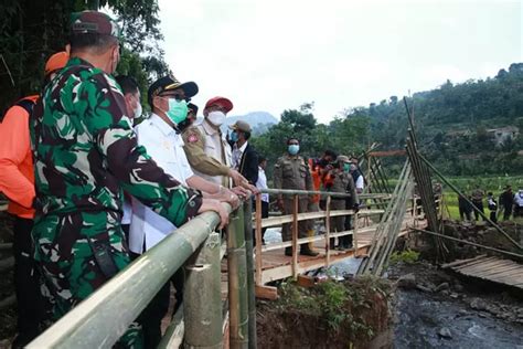 Ada Jembatan Darurat Andungbiru Sumberduren Warga Tak Perlu Memutar