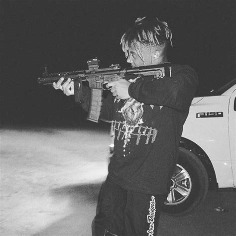 JuiceWRLD holding gun : r/JuiceWRLD