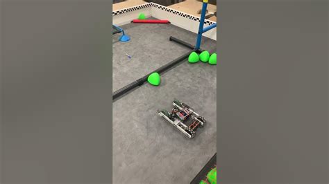 Vex Over Under 2motor Mini Bot Going Over The Barrier Youtube