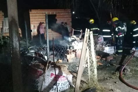 Un incendio consumió por completo una precaria vivienda