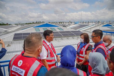 PLTS Atap Pabrik Danone Aqua Mambal Dorong Transisi Energi