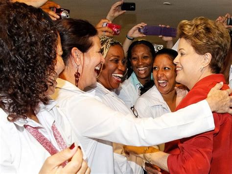 Bem Estar Dilma sanciona lei do Mais Médicos em cerimônia no Planalto