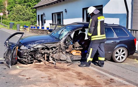 2 Verletzte bei Unfall auf der Bredenscheider Straße Unfall im