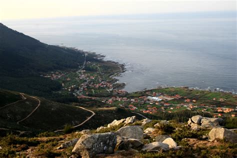 Oia Mar Monte Y Agua La Villa De Los Monjes Guerreros Pontevedra