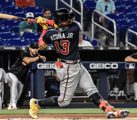 Ronald Acuña Jr sigue encontrándose con la historia