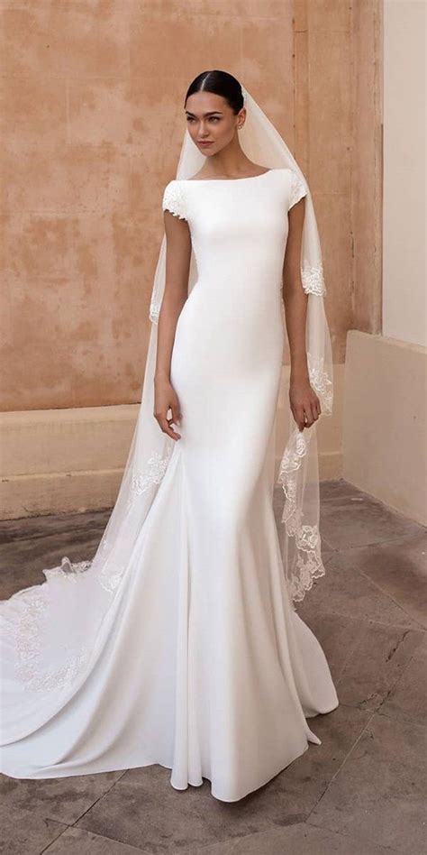 30 Simple Wedding Dresses For Elegant Brides Simple Wedding Dresses