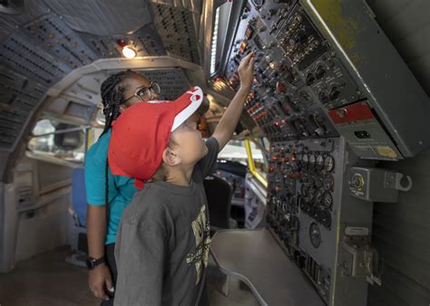 Field Trips — Ann Arbor Hands-On Museum and Leslie Science & Nature Center