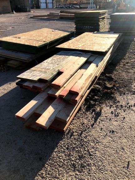 Bundle Of Lumber 2x6 2x4 Ply Wood Prime Time Auctions Inc