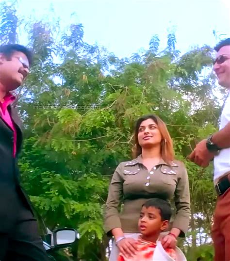 Malavika Thiruttu Payale 15 Hot Busty Hd Stills Indiancelebblog