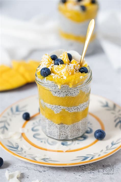 Pudding Chia Z Mango I Mleczkiem Kokosowym Na Talerzu Pl