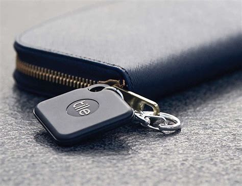 This Keychain Bluetooth Tracker Finds the Important Things