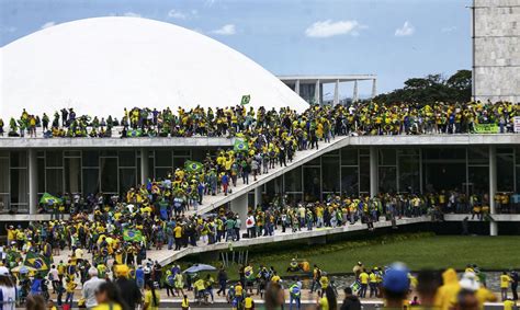 PF prende cúpula da Polícia Militar do DF por omissão no 8 de janeiro