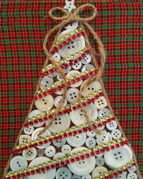 Arbol De Navidad En Botones Con Yute Y Cuentas Christmas Button Crafts