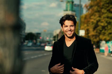 In Conversation with Domingo Hindoyan – The Art of Conducting – Musicvein™