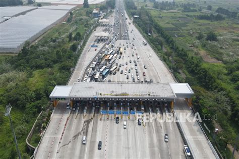 Arus Dari Jakarta Menuju Kalikangkung Padat Jelang One Way Republika