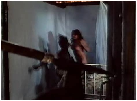 Naked Vera Jesse In Slavers