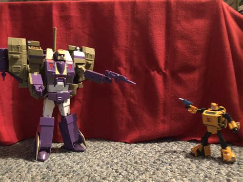 Bumblebee vs Blitzwing, before Hollywood : r/transformers