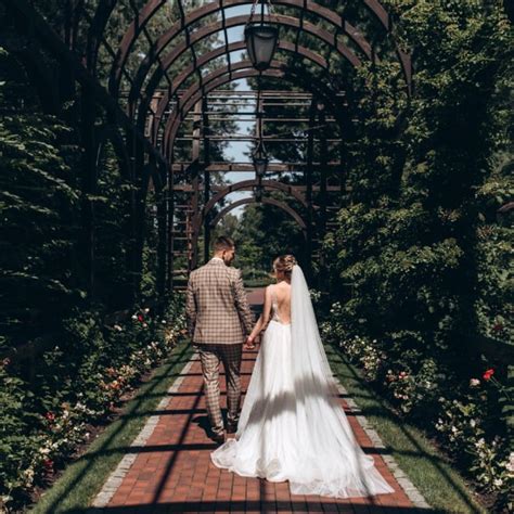 Planning a Greenhouse Wedding: Tips & Ideas | WeddingHero.ca