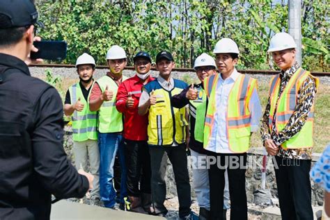 Tinjau Jalan Solo Purwodadi Jokowi Nggak Pernah Beres Sejak Saya