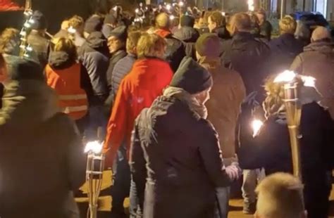 Lichtjestocht Voor Vrijheid The Movie Weblog Staphorst Rouveen