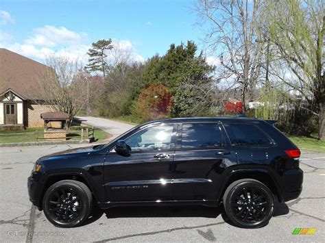 Diamond Black Crystal Pearl Jeep Grand Cherokee Altitude X