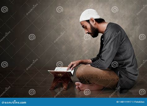 Muslim Man Reading Holy Quran Stock Image Image Of Islamic Ethnic