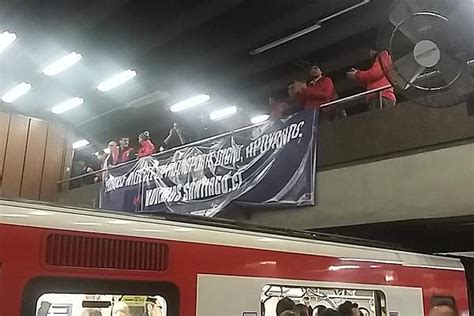 L Nea Del Metro Presenta Retraso En Frecuencia Por Manifestaci N De