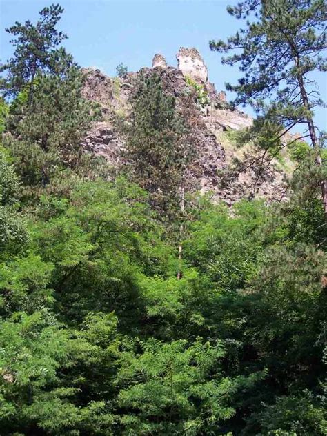 Šášov « Slovenské hrady