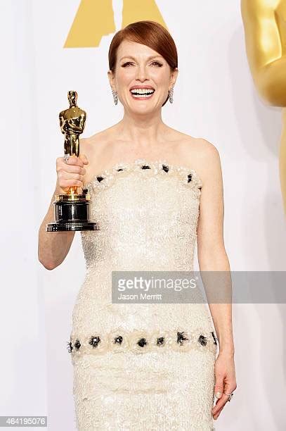 Oscars Julianne Moore Photos And Premium High Res Pictures Getty Images