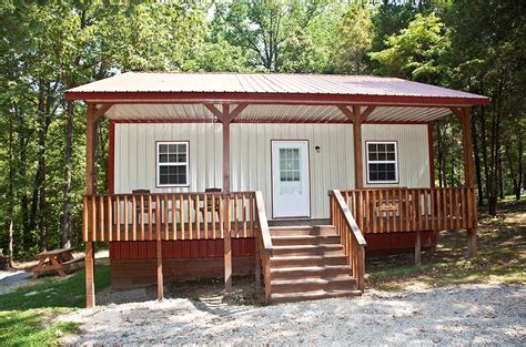 Romantic Southern Illinois Cabin with Hot Tub and Free WiFi