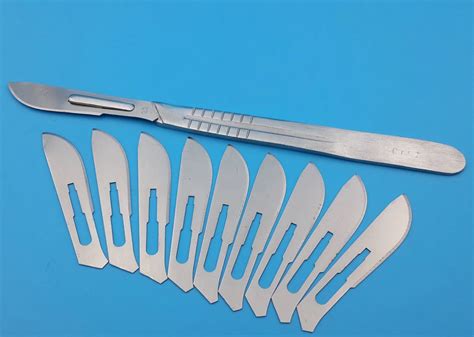 Surgical Scalpel Handle No 4 With 10 Pcs Of Carbon Steel Surgical