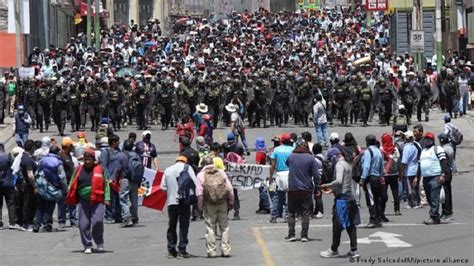 Continúan protestas masivas en Perú Radio Camoapa Al servicio de la