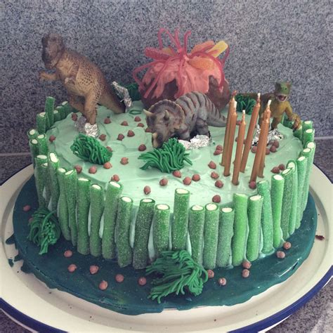 Pin Von Kate Rulach Auf Geburtstag Dino Kuchen Kinder Kuchen