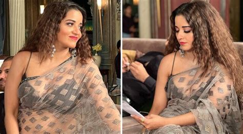 Bhojpuri Actress Monalisa Looking So Hot And Beautiful In Saree And Deep Neck Blouse