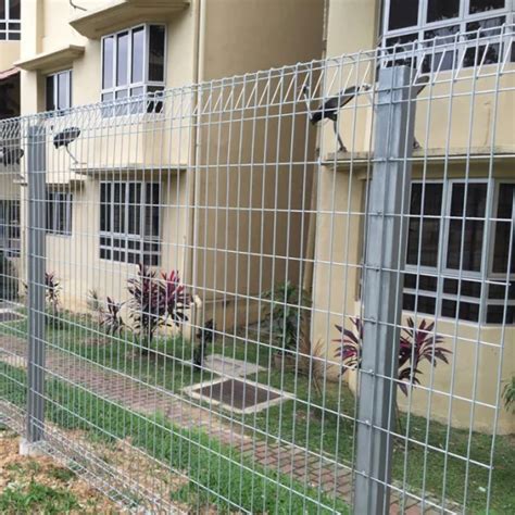 Hot Dipped Galvanized Welded Wire Mesh Fence Brc Fence Roll Top Fencing