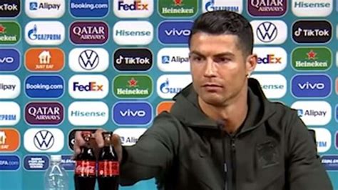 Foto Reaksi Kocak Cristiano Ronaldo Di Tiktok Lihat Aksinya Geser Coca Cola