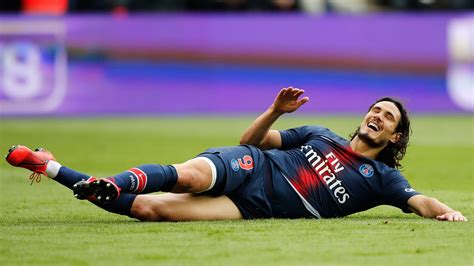 Edinson Cavani Misses Late Penalty As Psg Draws With Nice