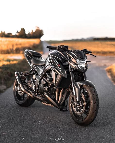 Sqaw On Instagram Golden Hours Veena Bikeuse Suzuki Gsxs