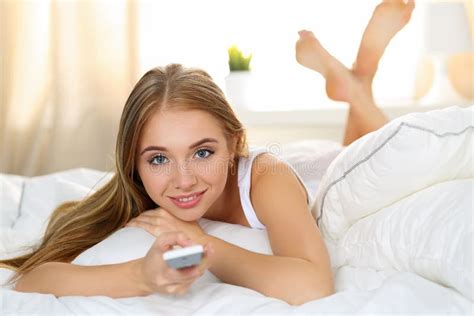 Beautiful Smiling Blonde Woman Portrait Wake Up Early Morning Stock Image Image Of Leisure