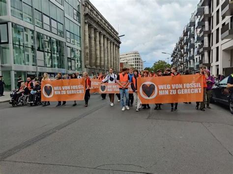 Protestmarsch Am Samstag Letzte Generation