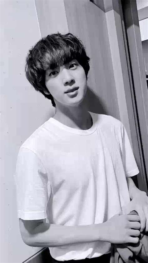 Bts Community Posts 🐹🐹🐹jin Time🐹🐹🐹 ジンくん🐹 最近ふと思ったの。 なんでジンくんがそんなにかっこいいの