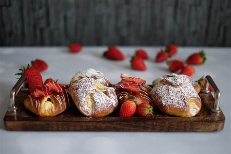 Quarktaschen Aus Hefeteig Mit Frischen Erdbeeren Marion S Kaffeeklatsch