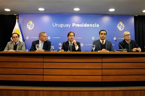 Luis Lacalle Pou encabezó conferencia de prensa sobre emergencia