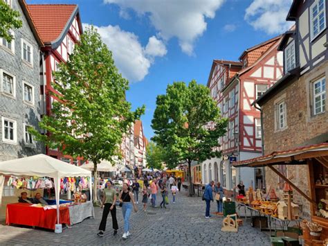 Fr Hlingserwachen Mit Buntem Markt Und Verkaufsoffenem Sonntag Sek