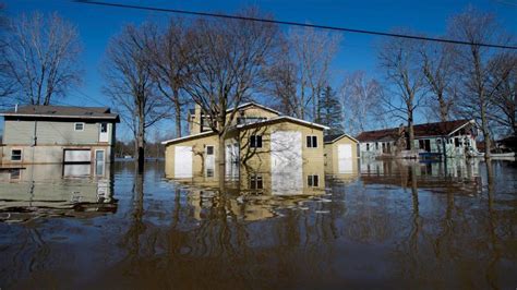 Midwest flooding leaves at least 3 dead | CNN