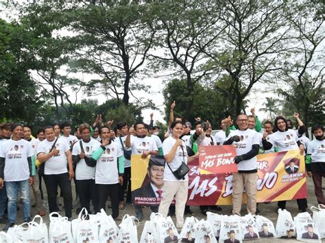 Aksi Relawan Gaet Dukungan Untuk Prabowo Di Jawa Timur