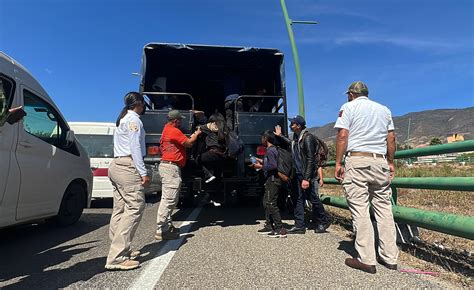 Agentes Hallan 139 Migrantes En Caja De Tráiler En México