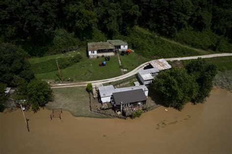 Kentucky Flooding Rescuers 'Will Be Finding Bodies for Weeks': Beshear - Newsweek