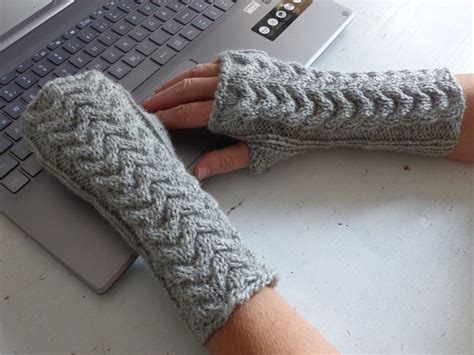 Strickanleitung Armstulpen Curola Fingerlose Handschuhe