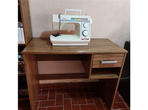 Maquina De Coser Toyota Y Mesa Escritorio Clasionce F Cil Comprar